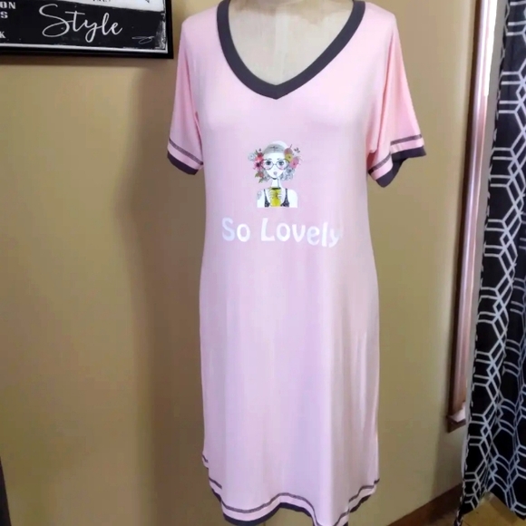 💥 CLOSET CLOSING SALE 💥 Ladies lounge dresses-2 - Picture 3 of 9